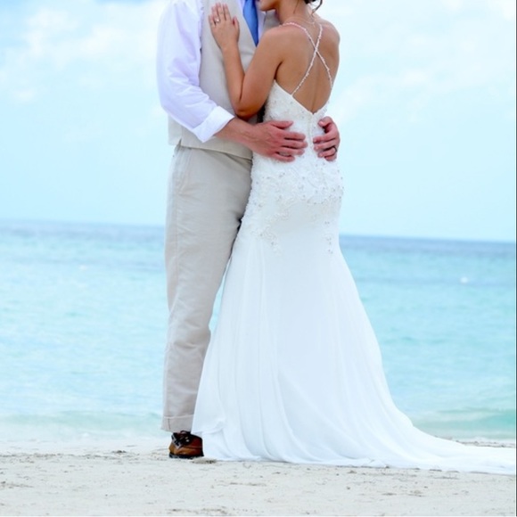 Sottero and Midgley Wedding Gown with beaded detail - Picture 7 of 15